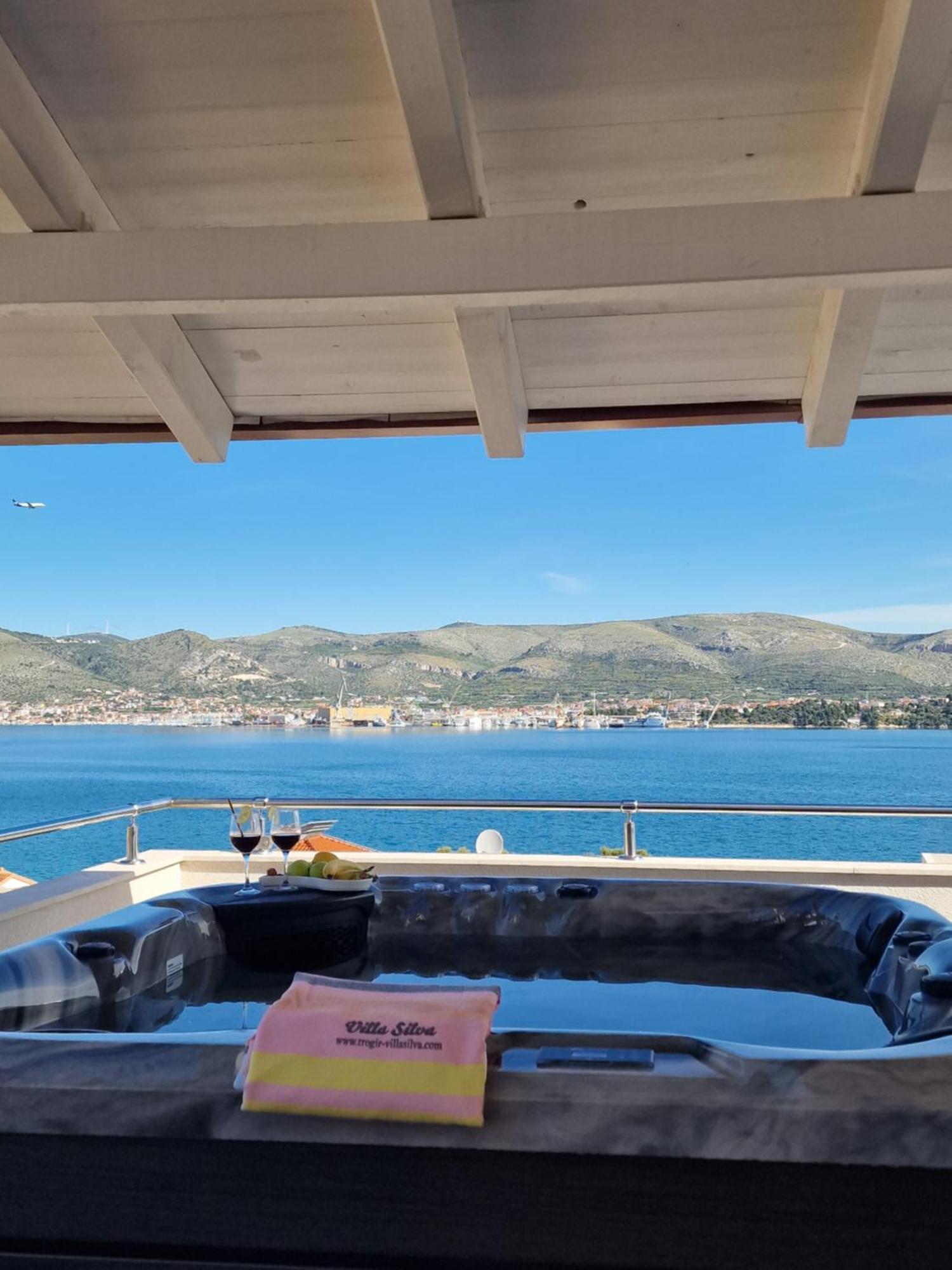 Apartments Silva With A View Of Sea Trogir Exteriér fotografie
